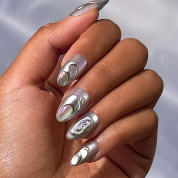 Glamnetic Harry Potter Press-On Nails - Iridescent White - Picture 4 of 4
